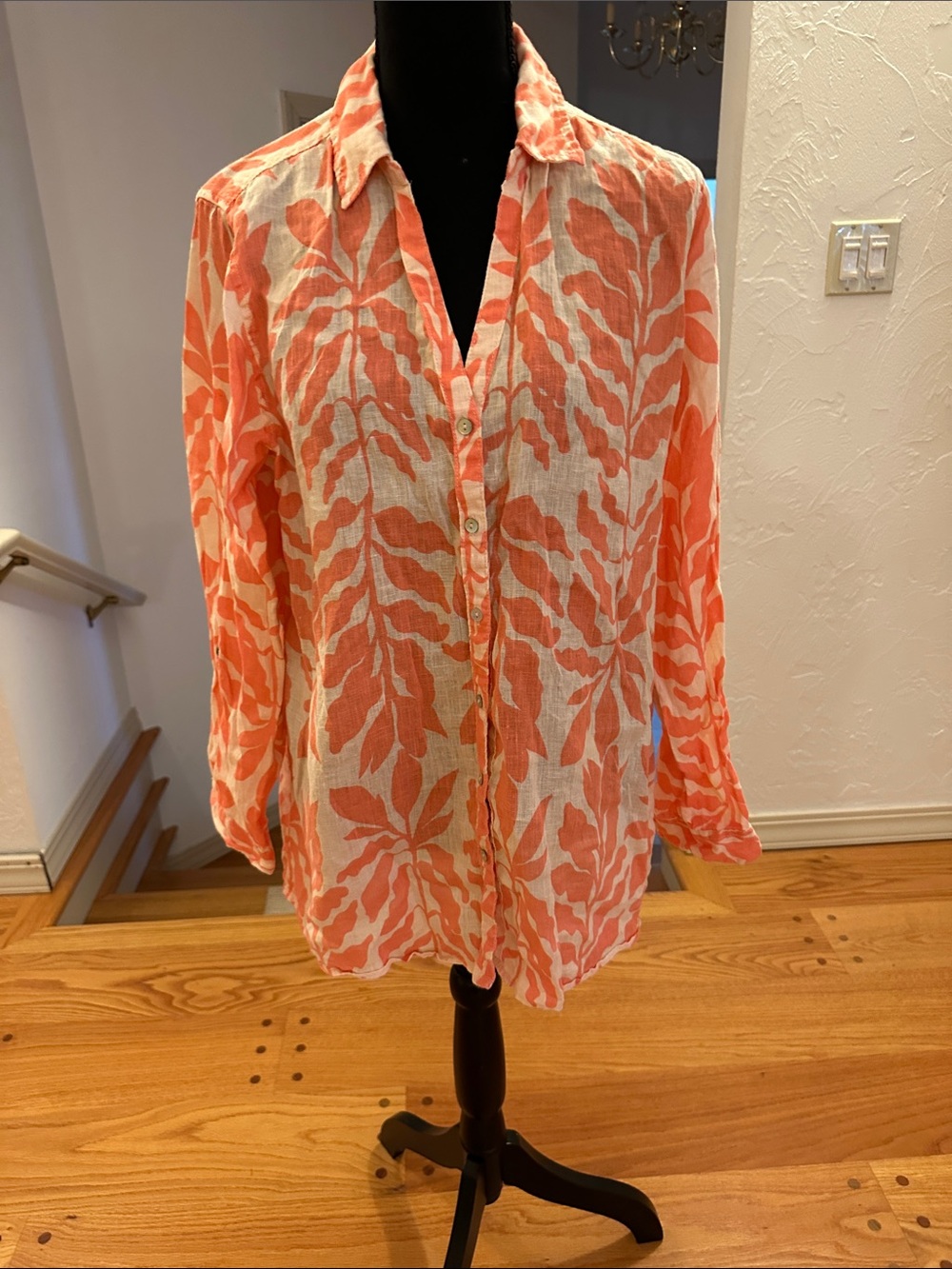 women’s Rachel & Zoe size L linen button down shirt.